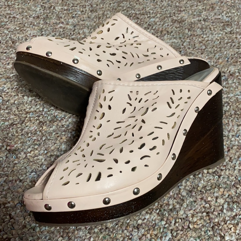 Wanted pink slide ons open toes. Size 8 4” heels